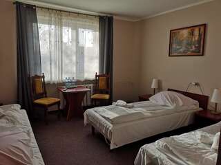 Отель Hotel Kakadu Конин Двухместный номер с 2 отдельными кроватями-2